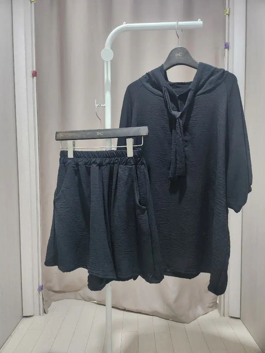 フッド半袖トップス + ハーフパンツ セット ブラック 新品
