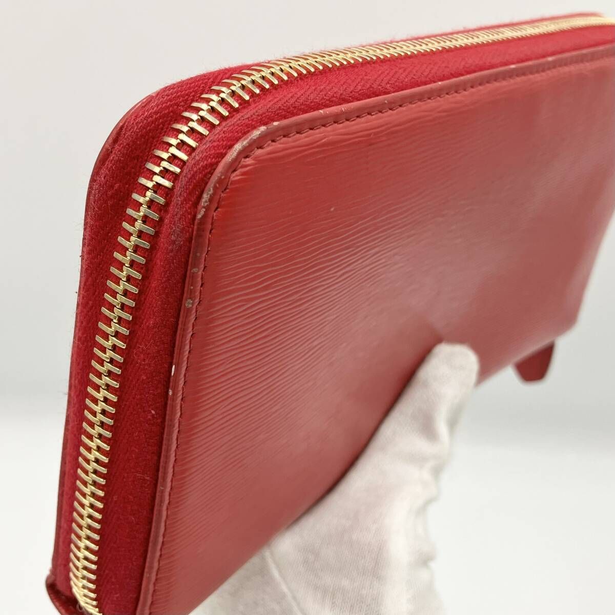 PRADA プラダ ラウンドファスナー 長財布 サフィアーノレザー 赤
