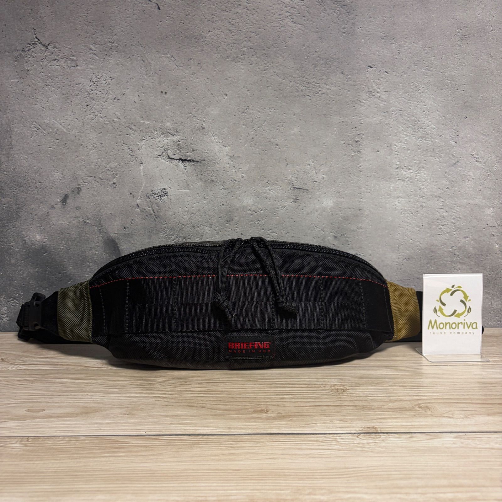 ☘️ ✨BRIEFING ボディバッグ USA製 ブラック 人気モデル Navy box 1