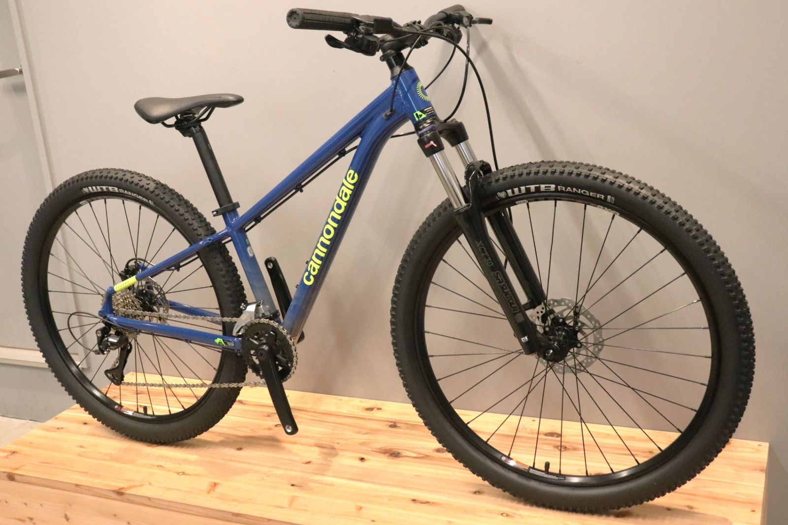 未使用 キャノンデール CANNONDALE トレイル TRAIL 6 2025モデル XSサイズ シマノ アセラ MIX 9S アルミ マウンテンバイク 【仙台店】 未使用 キャノンデール CANNONDALE トレイル TRAIL 6 2025モデル XSサイズ シマノ アセラ MIX 9S アルミ マウンテンバイク 【仙台店】