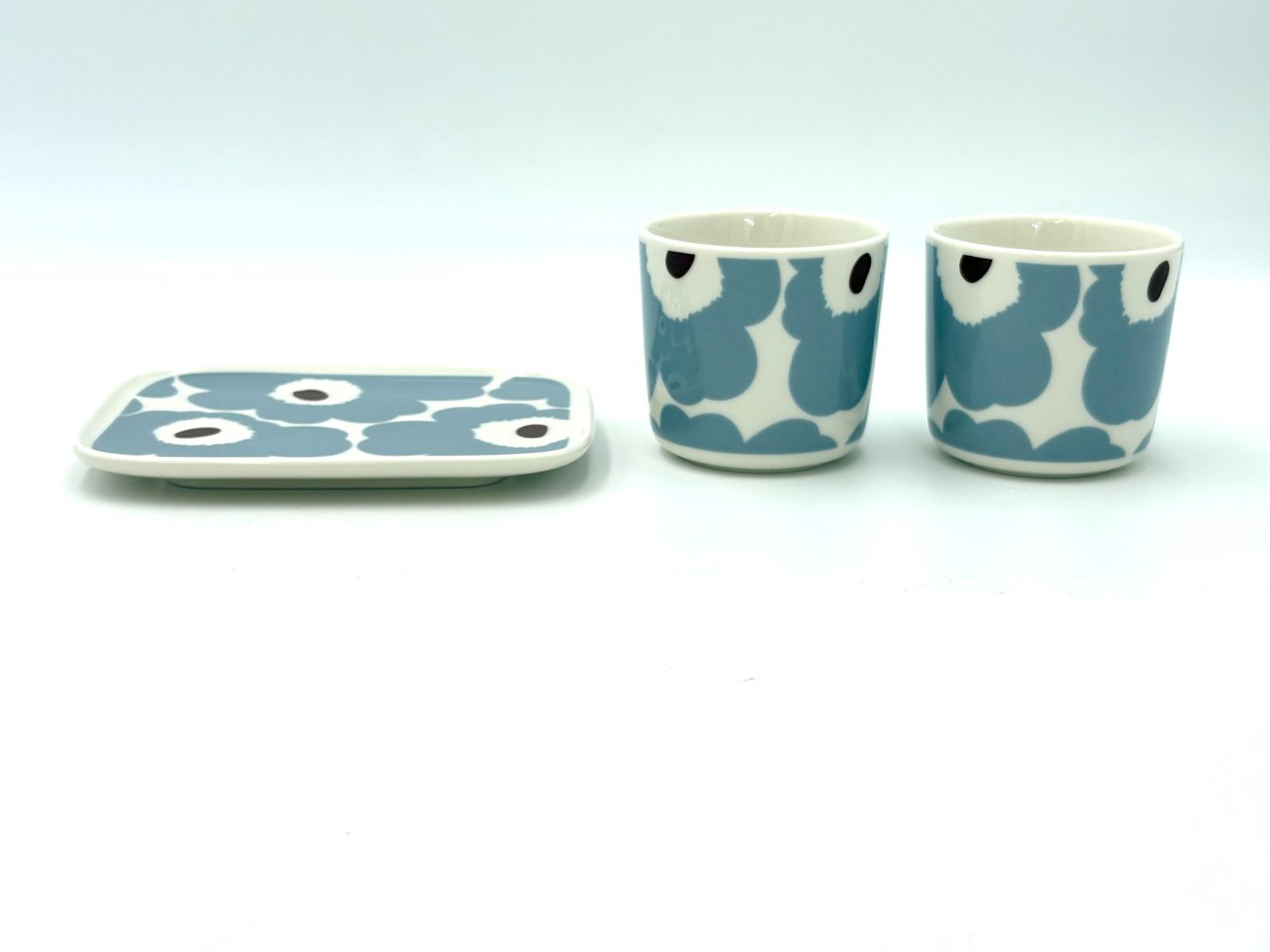 【未使用保管品】マリメッコ　marimekko　ウニッコ　Unikko　ブルーグレー　プレート　ミニ　トレイ　カップ　ラテマグ　3点セット