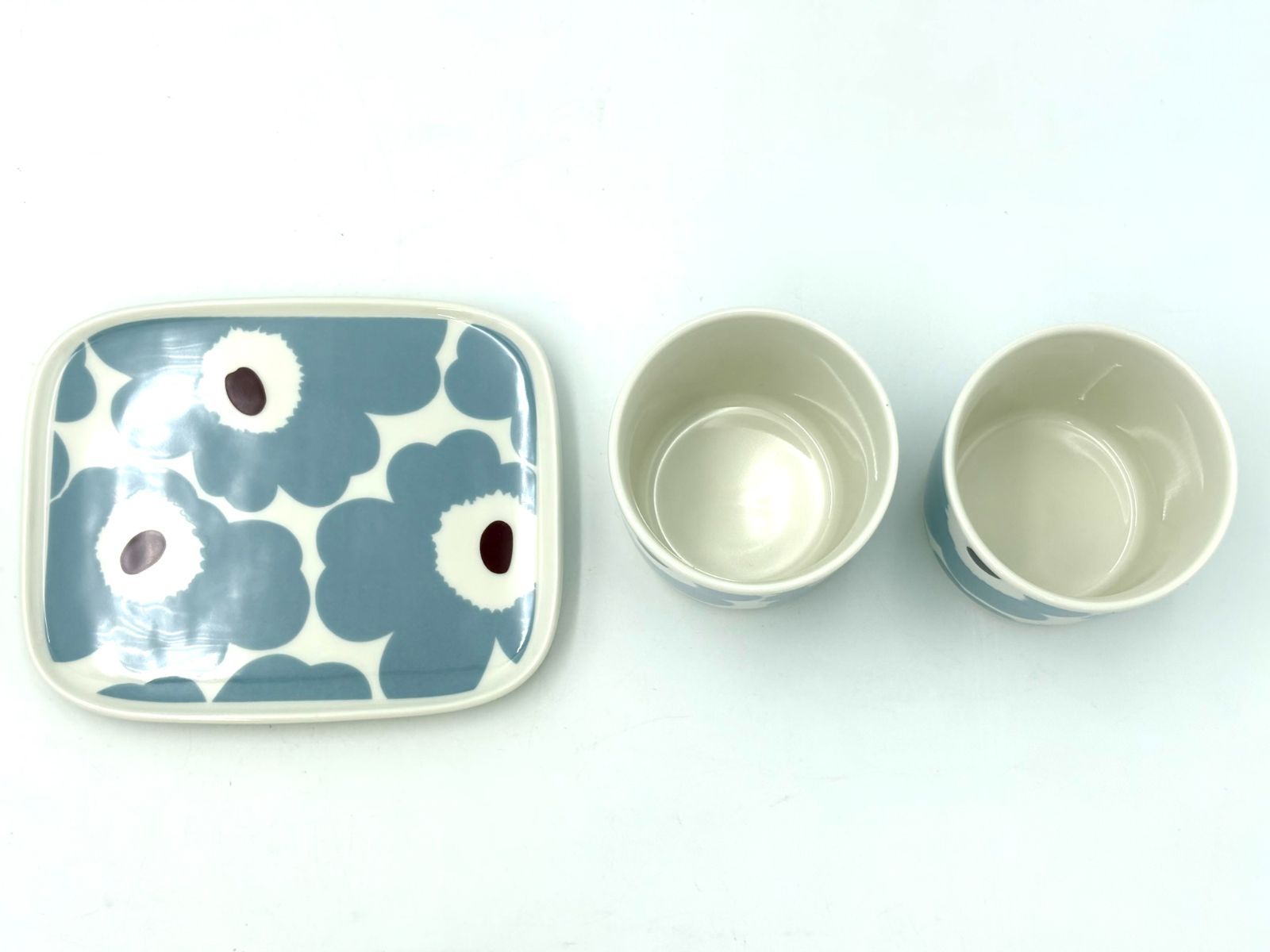 【未使用保管品】マリメッコ　marimekko　ウニッコ　Unikko　ブルーグレー　プレート　ミニ　トレイ　カップ　ラテマグ　3点セット