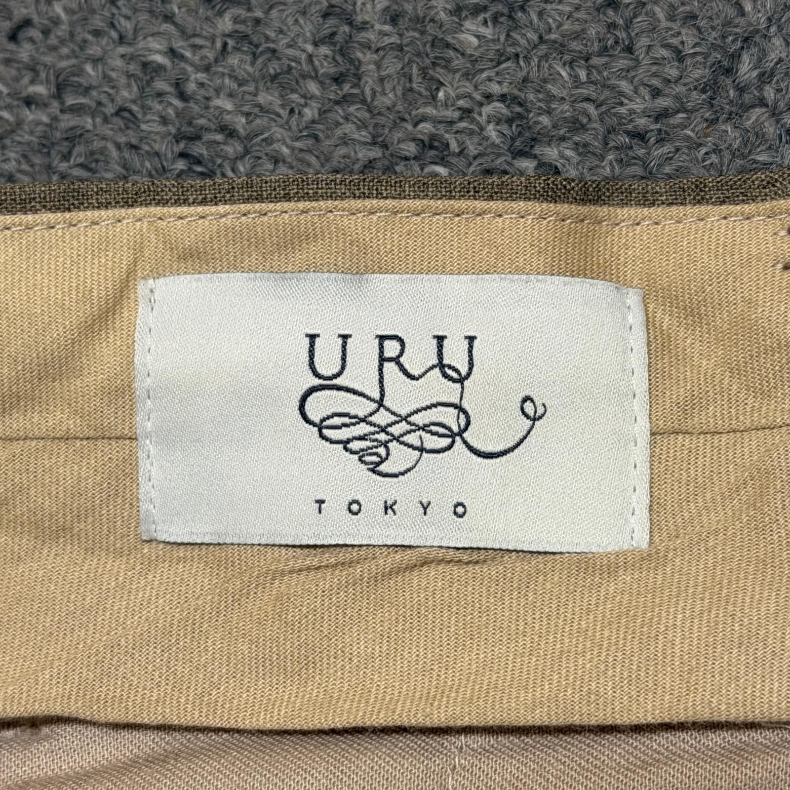 参考上代39600円 URU 23SS WOOL TROPICAL 2 TUCK PANTS ウールトロピカル2タックパンツ スラックス ウル 23SWT02 ブラウン 3 (15832M) 参考上代39600円 URU 23SS WOOL TROPICAL 2 TUCK PANTS ウールトロピカル2タックパンツ スラックス ウル 23SWT02 ブラウン 3 (15832M)