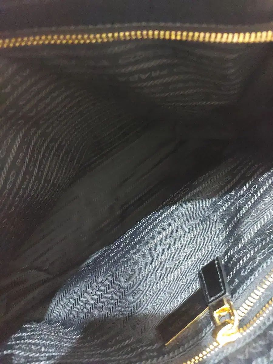 プラダ PRADA ボニバッグ large (ラージ) プラダ PRADA ボニバッグ large (ラージ)