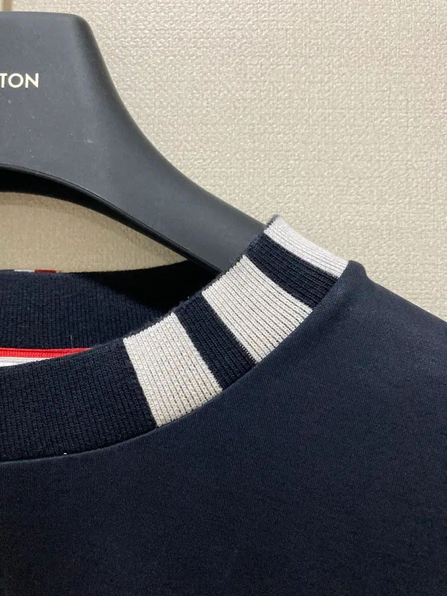 百貨店購入 トム・ブラウン 半袖Tシャツ 4 百貨店購入 トム・ブラウン 半袖Tシャツ 4