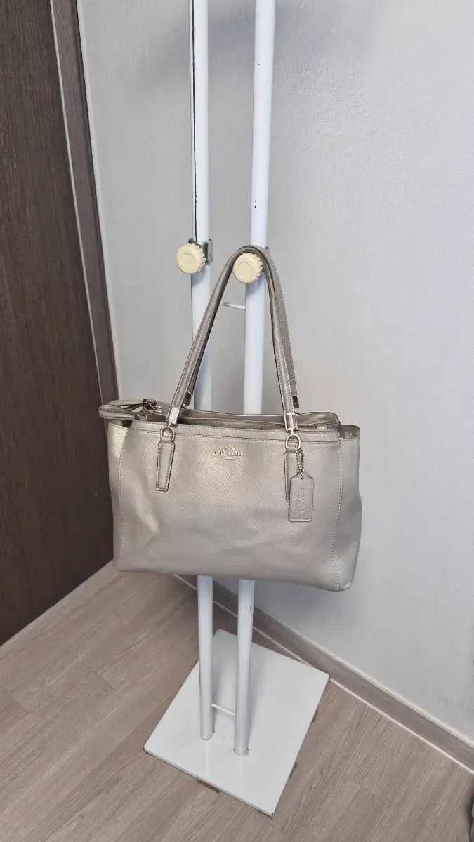 最高 COACH コーチバッグ トートバッグ パール感ベージュ 長紐紛失 30x21x12