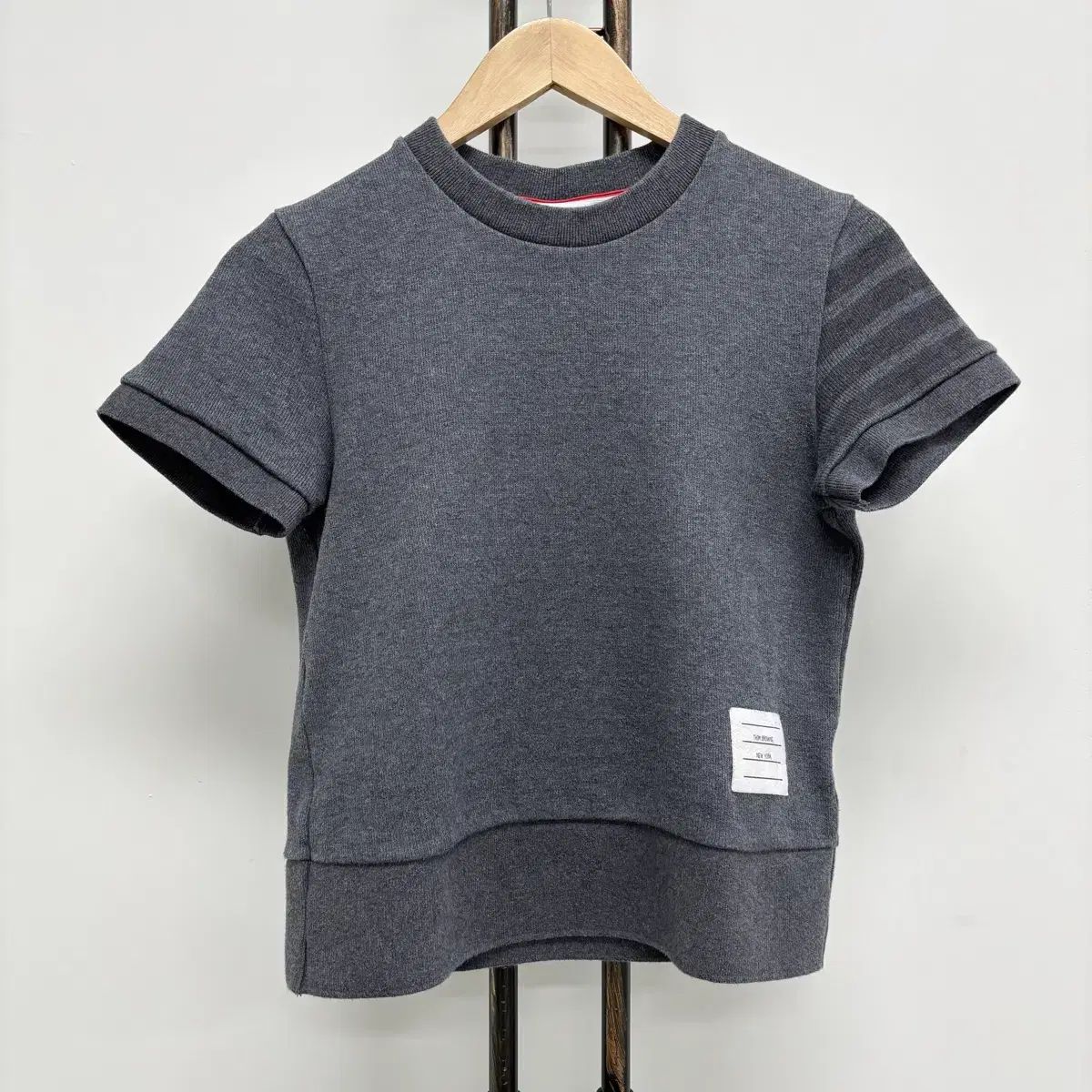 38 トム・ブラウン 四本サイドライン 半袖Tシャツ