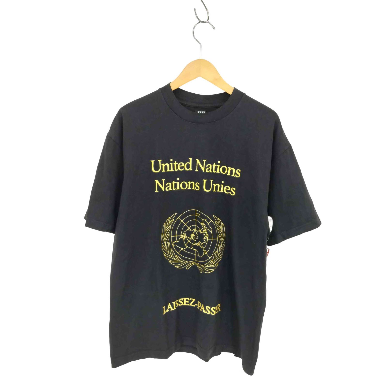 ユーズドフルギ USED古着 {{LES SIX}}Passport S/S Tee パスポート 半袖Tシャツ カットソー domestic メンズ 0