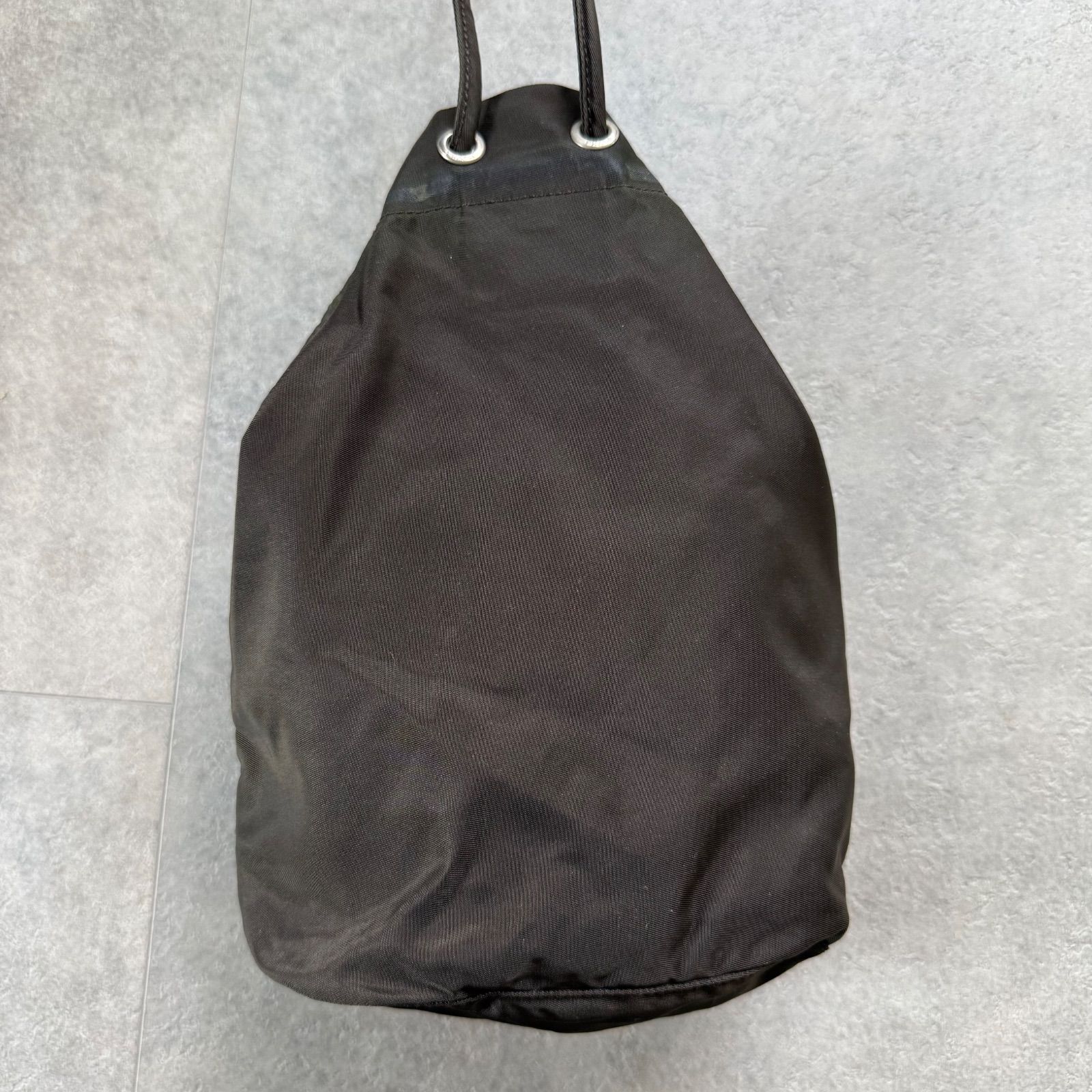 R3321 プラダ 巾着バッグ ナイロン ダークブラウン 三角プレート PRADA プラダ 三角ロゴプレート ナイロン 巾着バッグ ハンドバック