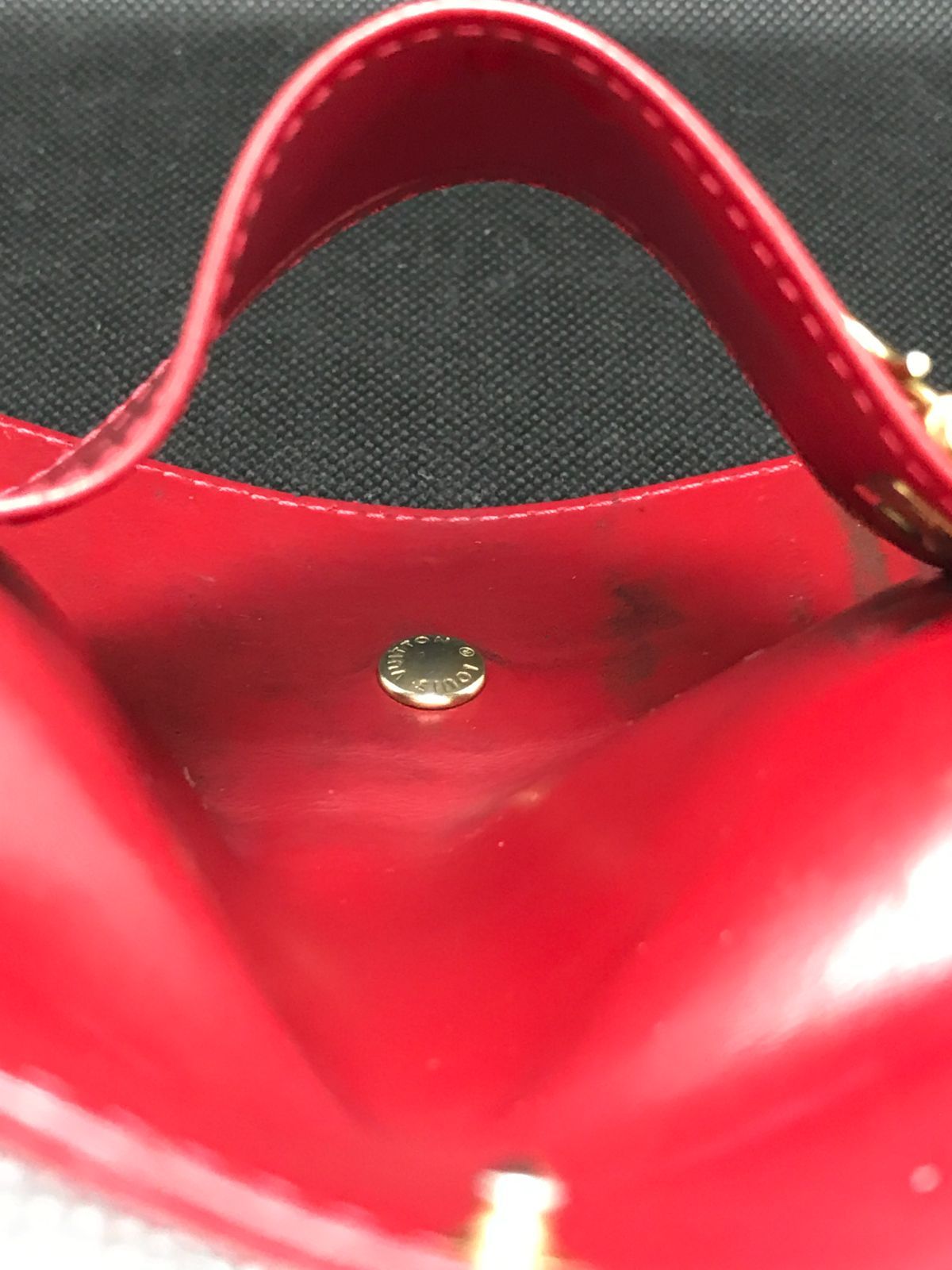 LOUIS VUITTON ルイヴィトン 4連キーケース ミュルティクレ4 ヴェルニ