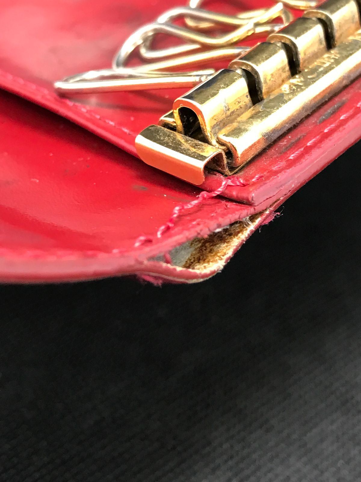 LOUIS VUITTON ルイヴィトン 4連キーケース ミュルティクレ4 ヴェルニ