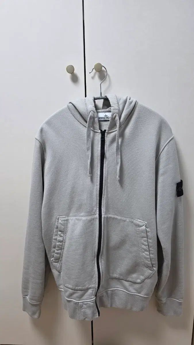 STONE ISLAND ストーンアイランド フード ジップアップ 新品