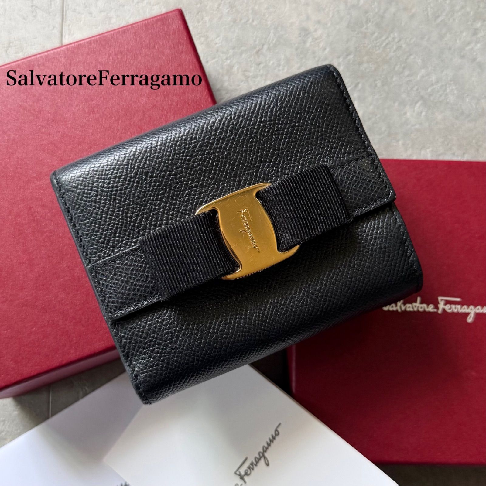 SalvatoreFerragamo サルヴァトーレフェラガモ ヴァラリボン 二つ折り財布 レザー ブラック 黒 ゴールド金具