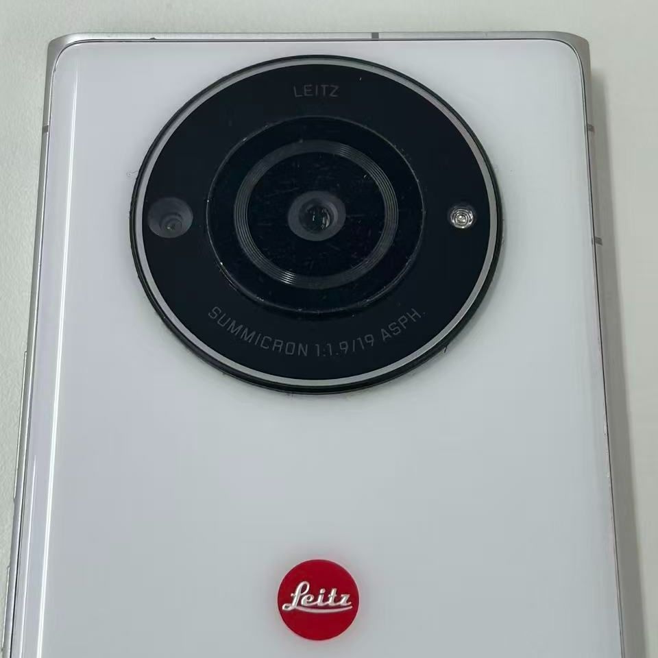 ジャンク品】Leitz phone 2 ホワイト - メルカリ