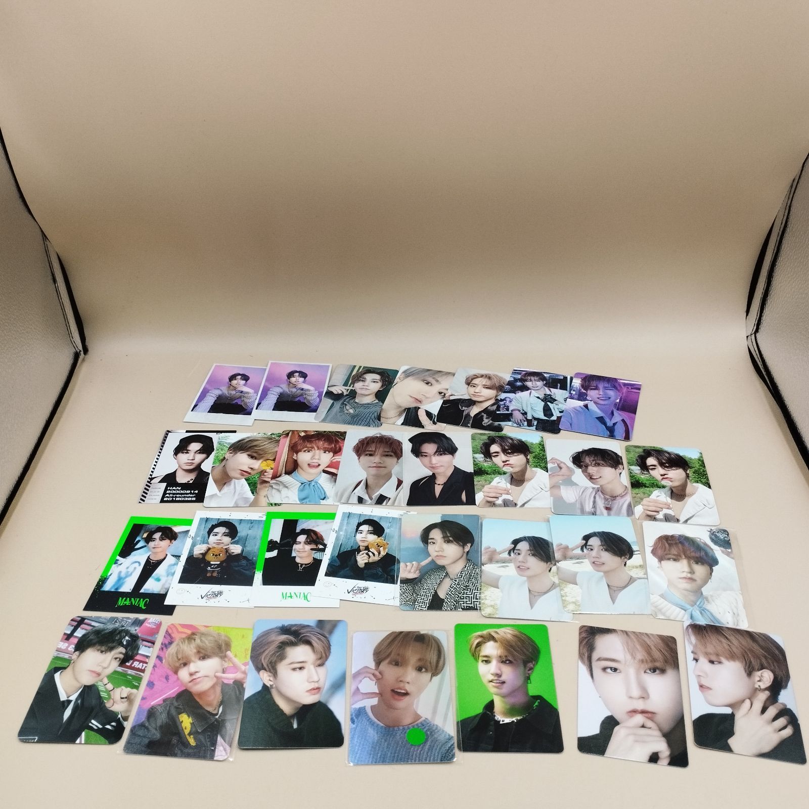 stray kids ストレイキッズ　ハン フライヤー　トレカまとめ売り 新品】Stray Kids HAN トレカまとめ売り ハンジソン - メルカリ
