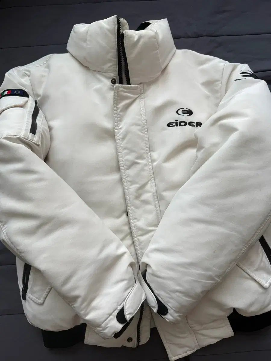 アイダー ストゥーキー ダウン 出品