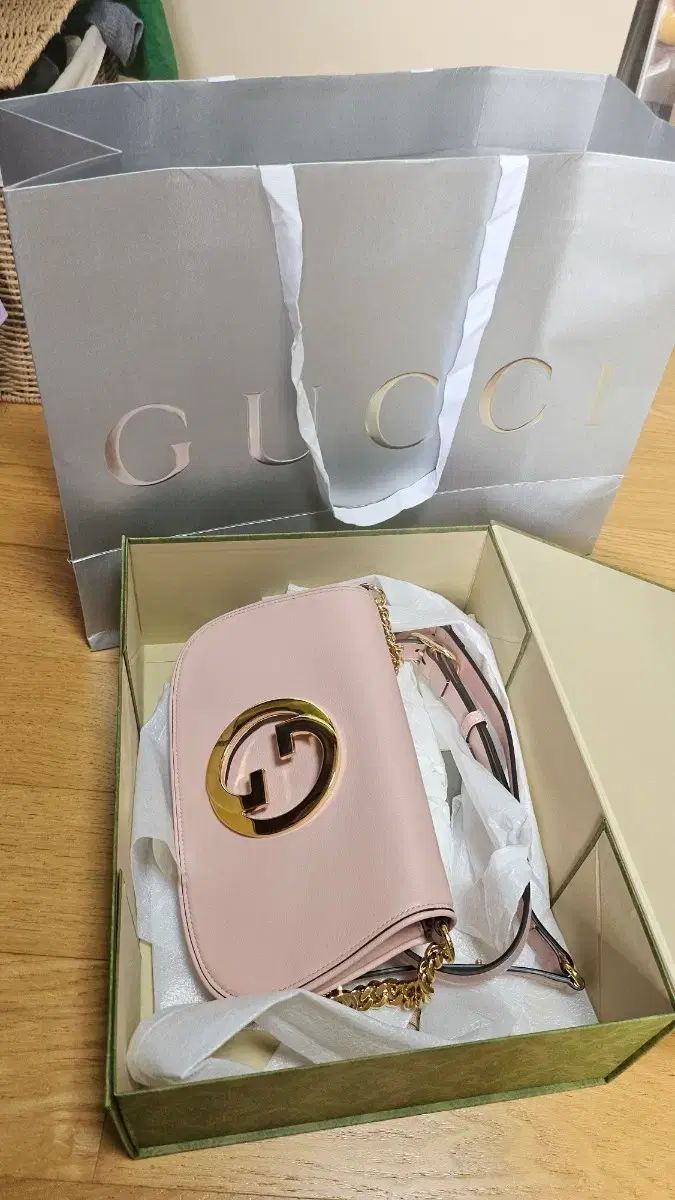 グッチ ブロンディ ピンク ショルダーバッグ (お買い物バッグ 含む)