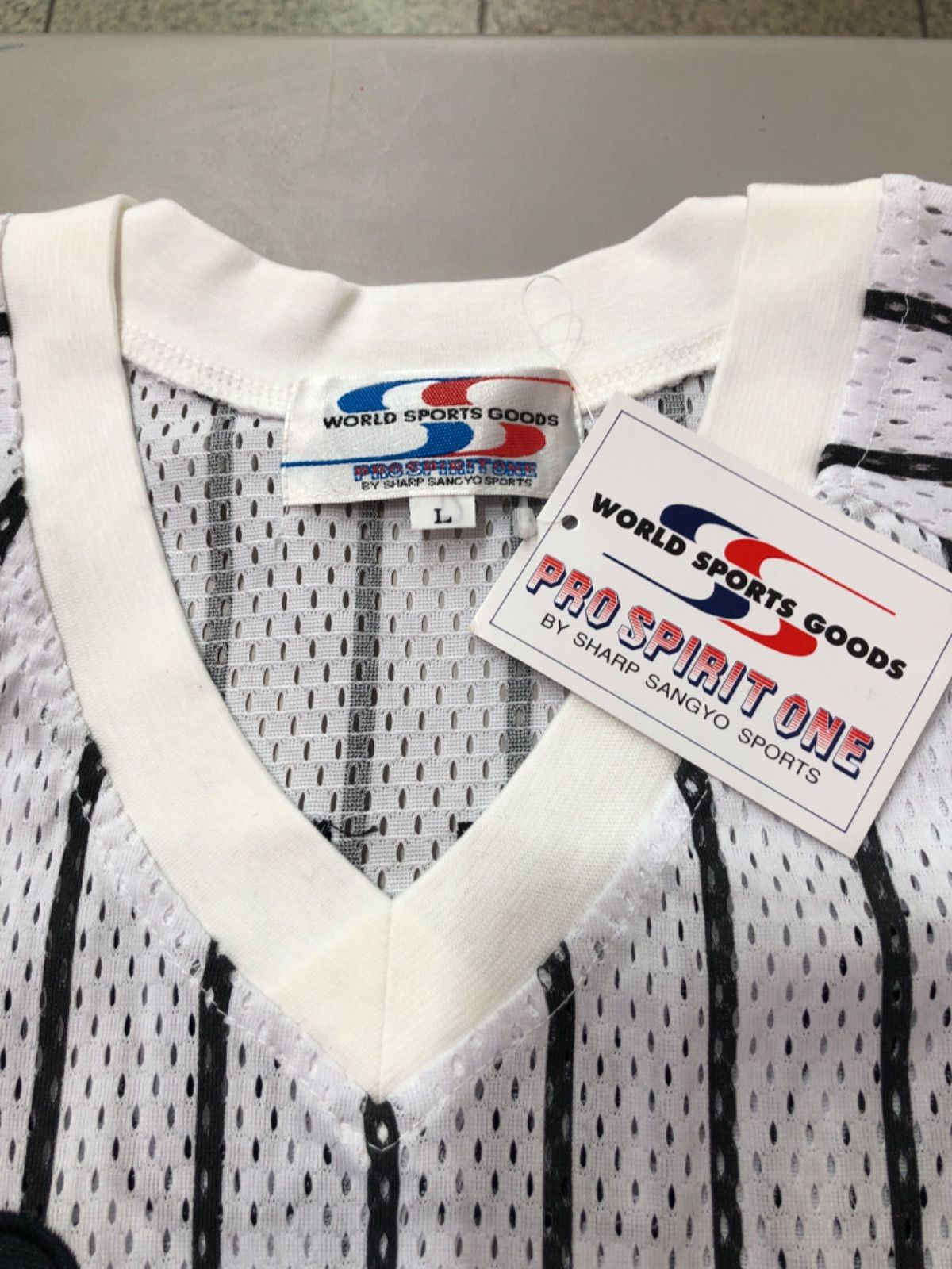 新品 タグ付き 未使用 82番 野村克也元監督 阪神タイガース レプリカ