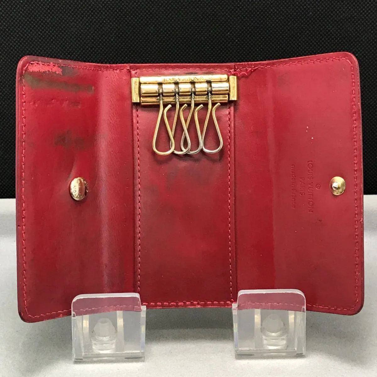 LOUIS VUITTON ルイヴィトン 4連キーケース ミュルティクレ4 ヴェルニ