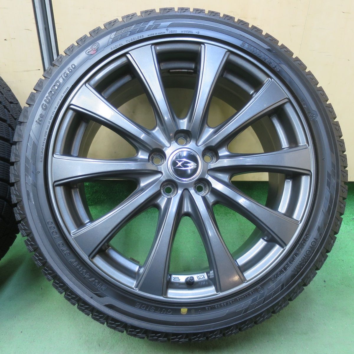 バリ溝！22年！9.5分以上☆プリウス 等 215/45R17 スタッドレス
