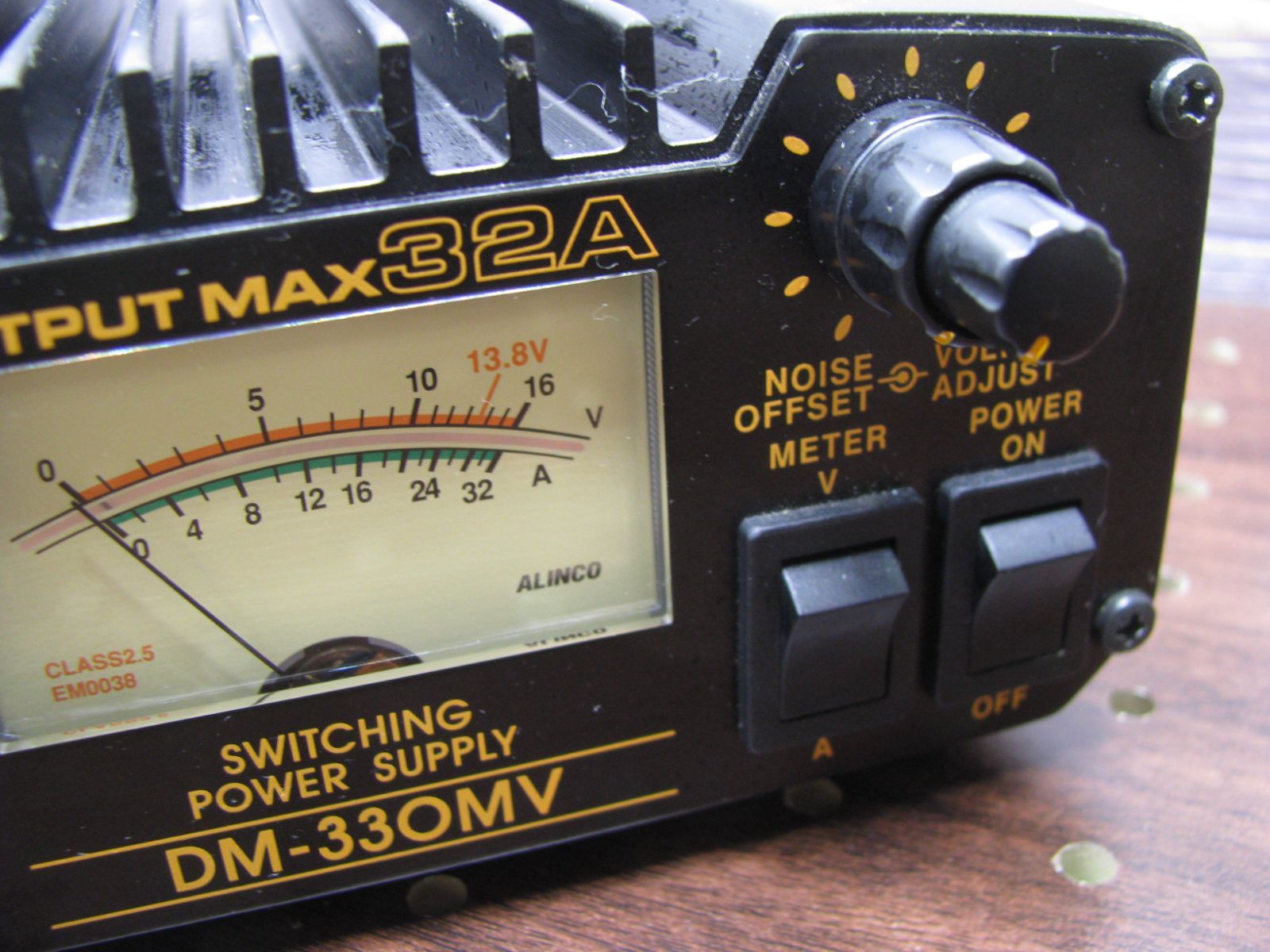 R2372】ALINCO DM-330MV MAX 32A 無線機器用安定化電源器 - メルカリ
