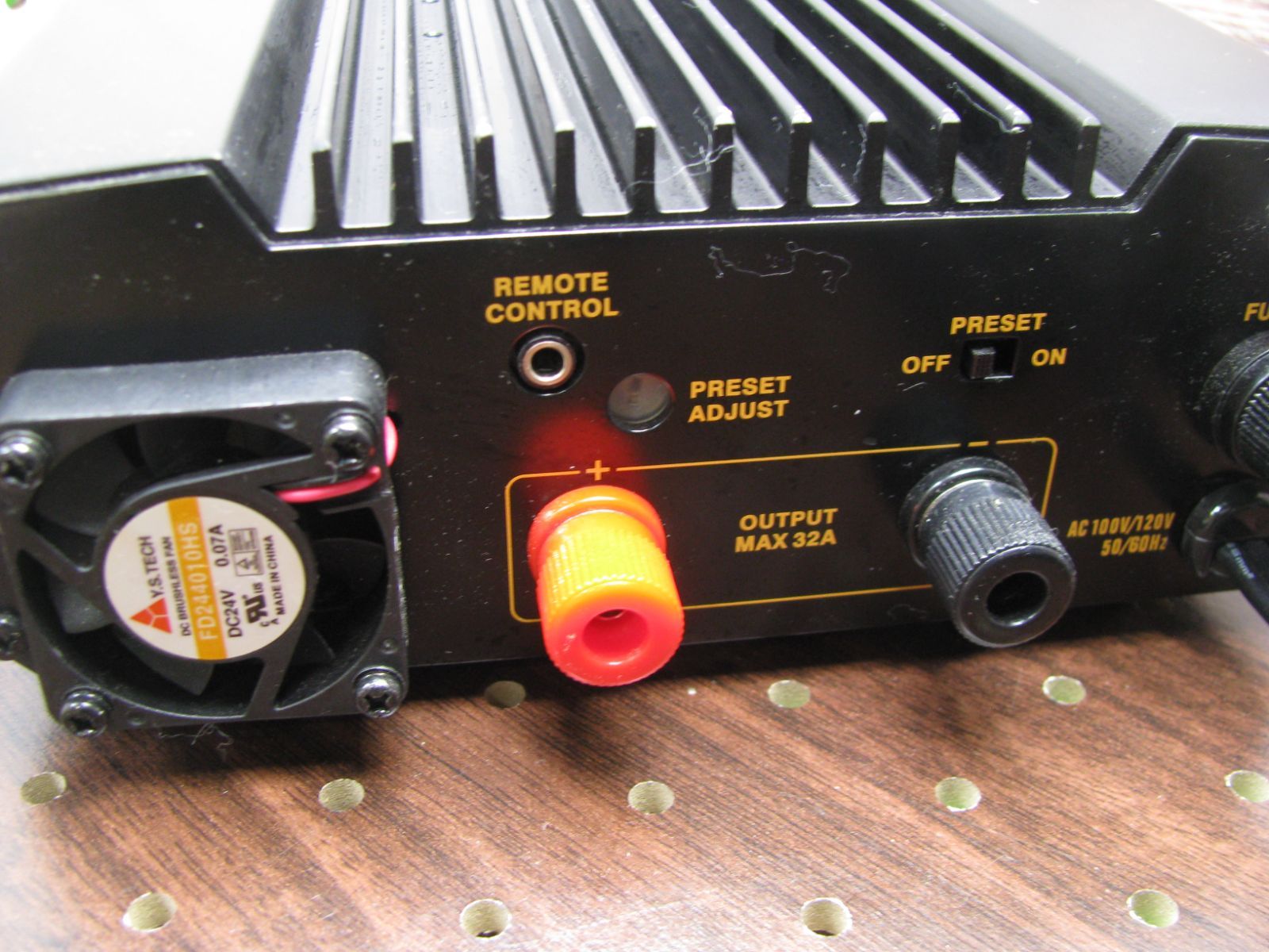 R2372】ALINCO DM-330MV MAX 32A 無線機器用安定化電源器 - メルカリ