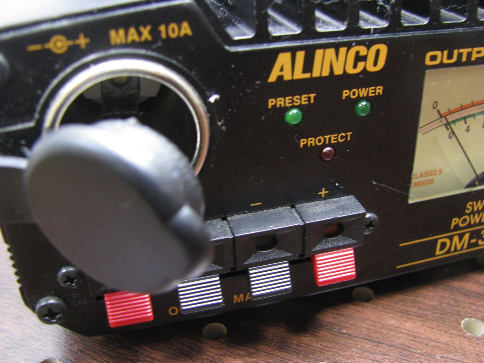 R2372】ALINCO DM-330MV MAX 32A 無線機器用安定化電源器 - メルカリ