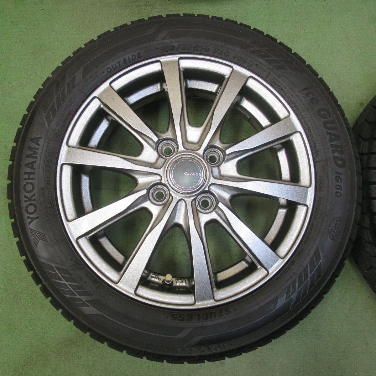 バリ溝！22年！キレイ！8.5分☆スタッドレス 155/65R14 ヨコハマ