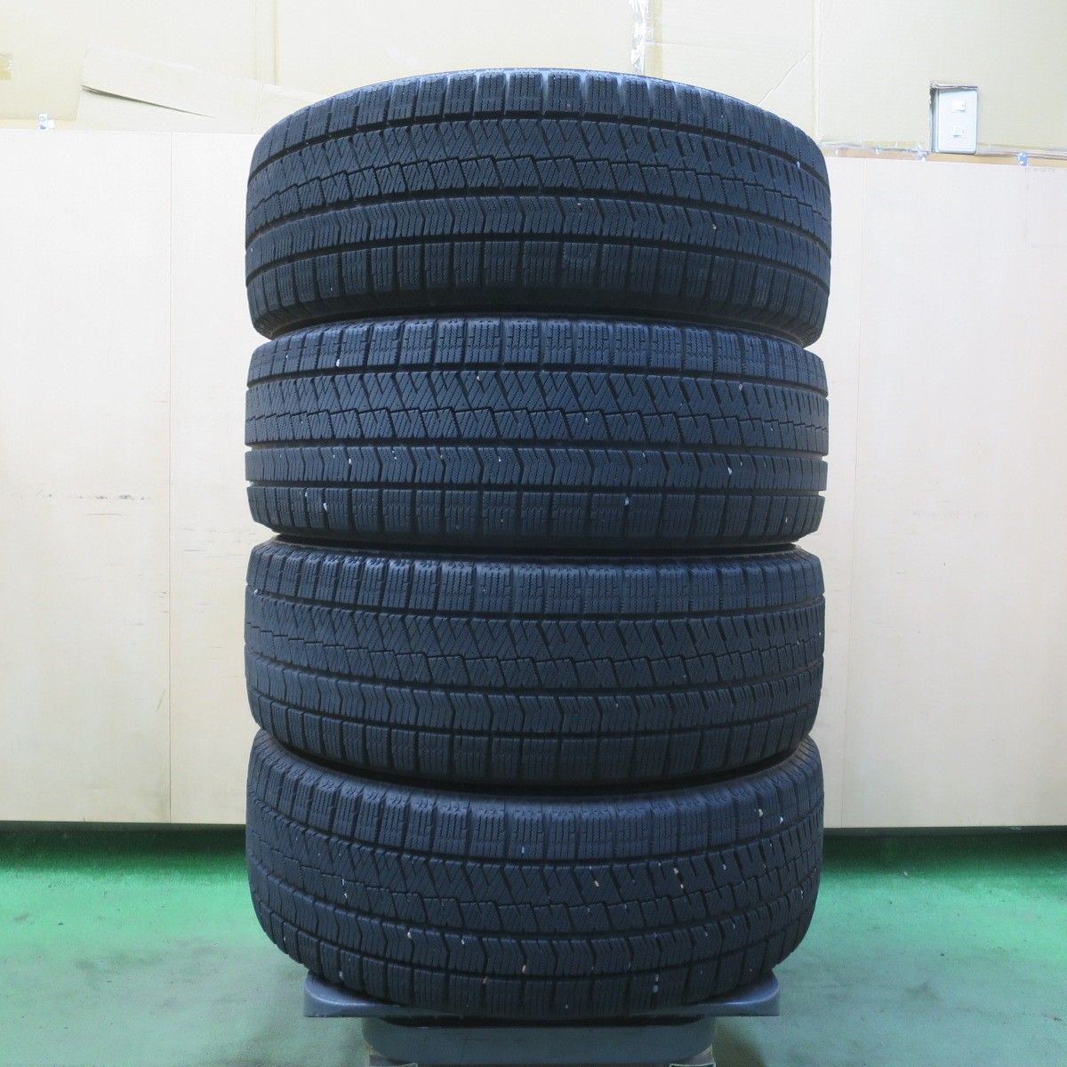 バリ溝！キレイ！8.5分☆日産 キックス 純正 205/55R17 スタッドレス