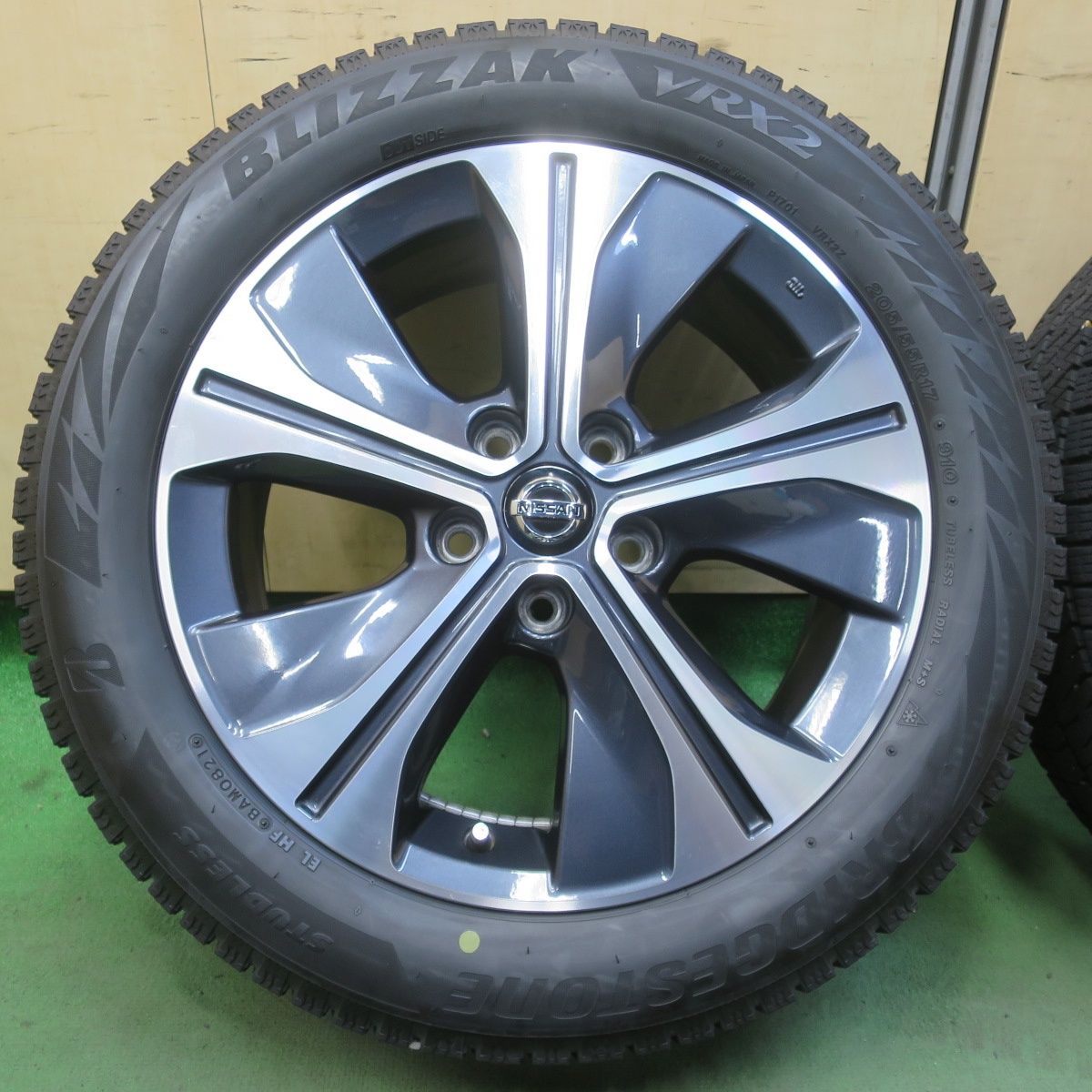バリ溝！キレイ！8.5分☆日産 キックス 純正 205/55R17 スタッドレス