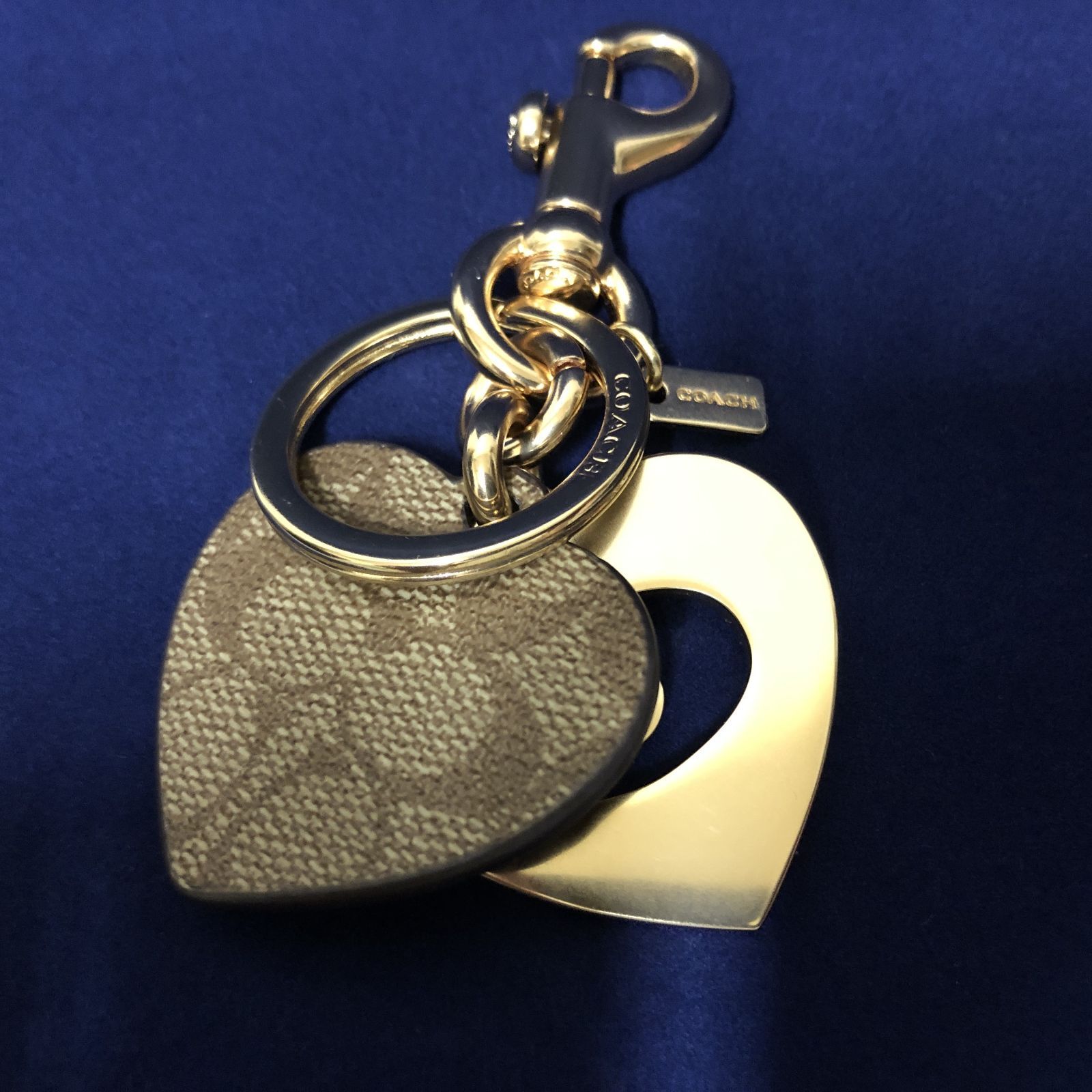 D305 COACH コーチ ハートモチーフ チャーム シグネチャー 264694280