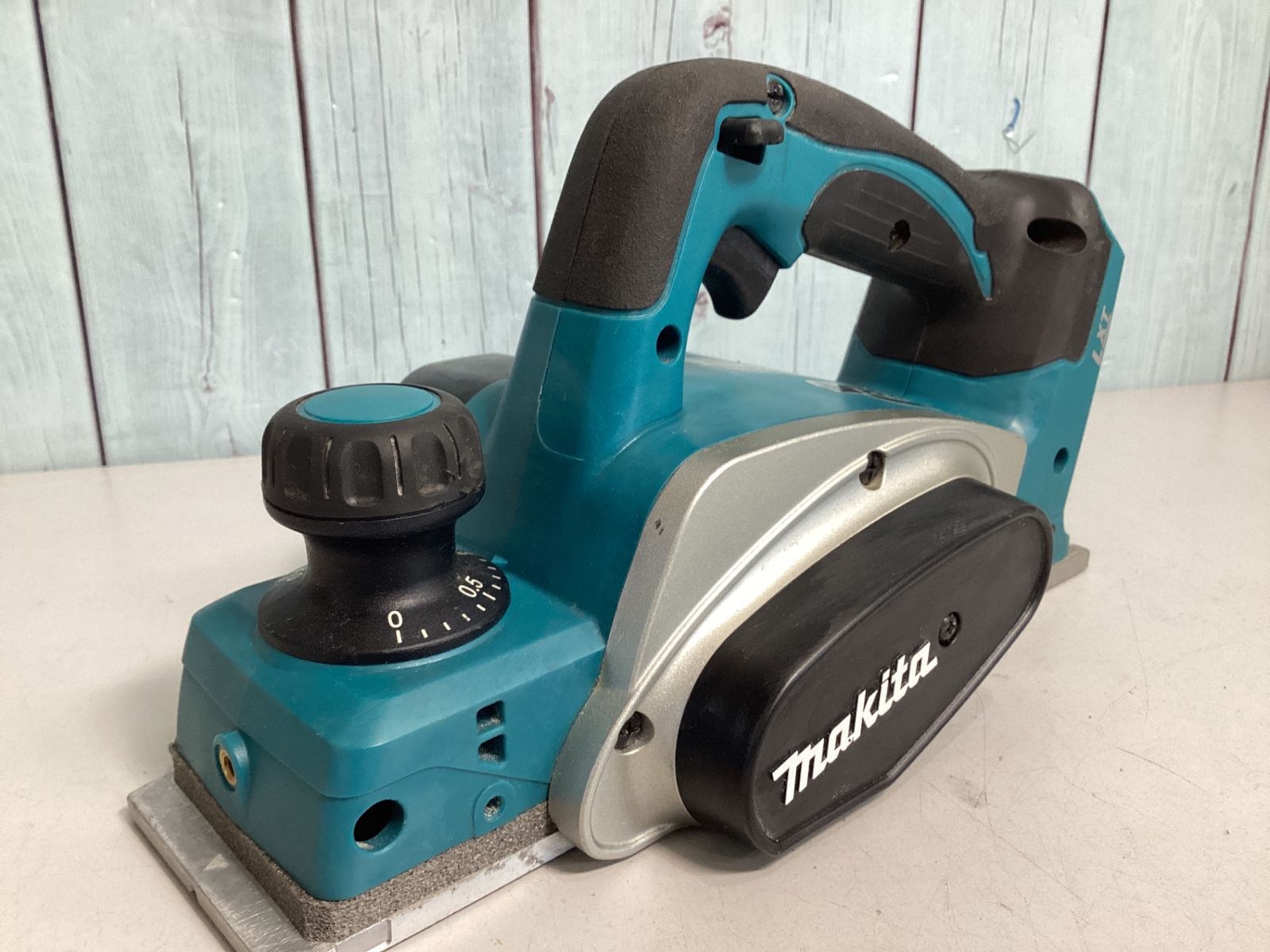 ★マキタ(makita) コードレスカンナ KP180DZ