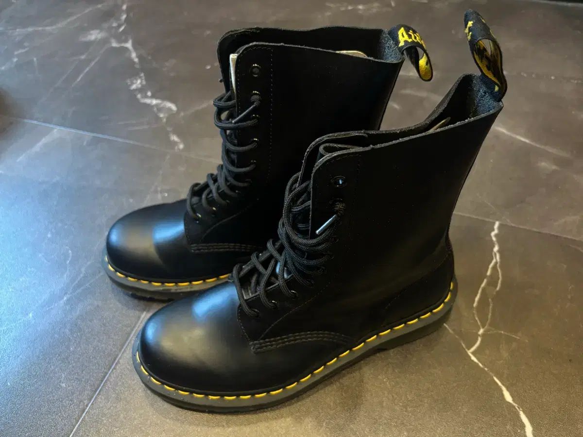 DR. MARTENS ドクターマーチン 10ホール