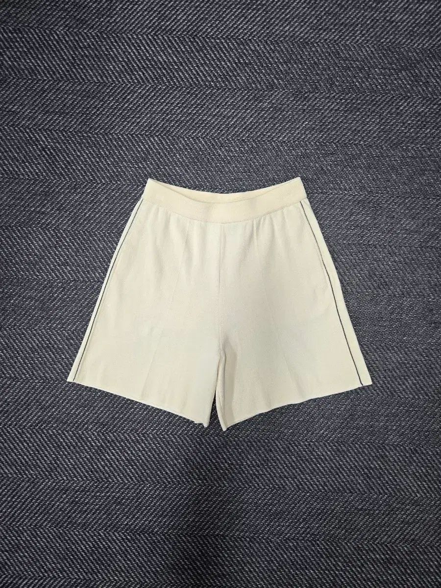 ハンサム theCASHMERE theCASHMERE ニットハーフパンツ レーヨン 58% ハーフパンツ