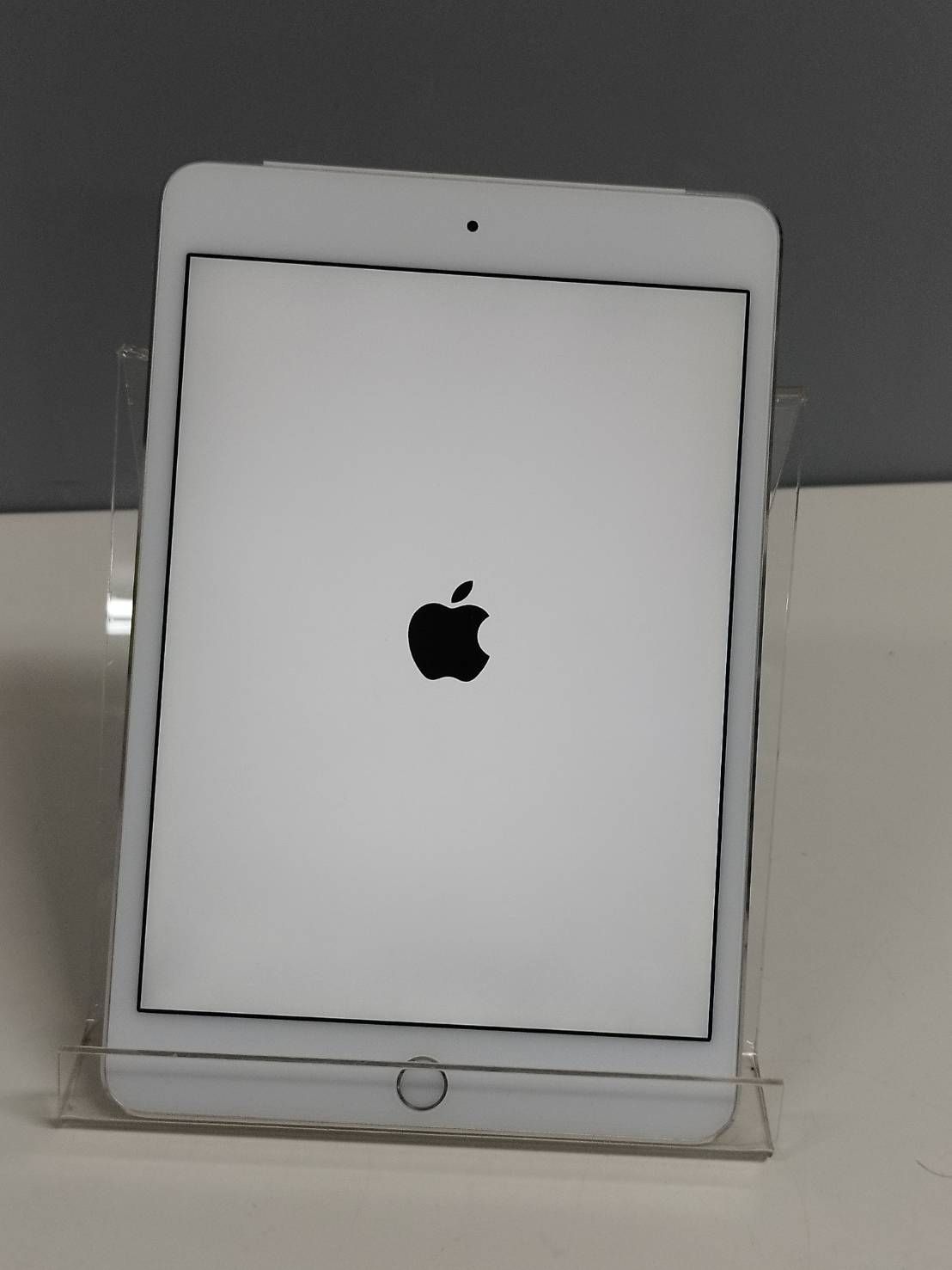 iPad mini 4 Wi-Fi+セルラー 16GB バッテリー95% - メルカリ