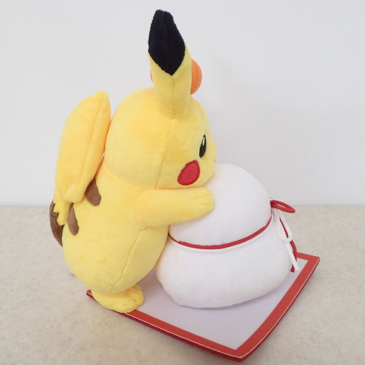 ポケモンセンター ぬいぐるみ ピカチュウと鏡餅 紙タグ付き