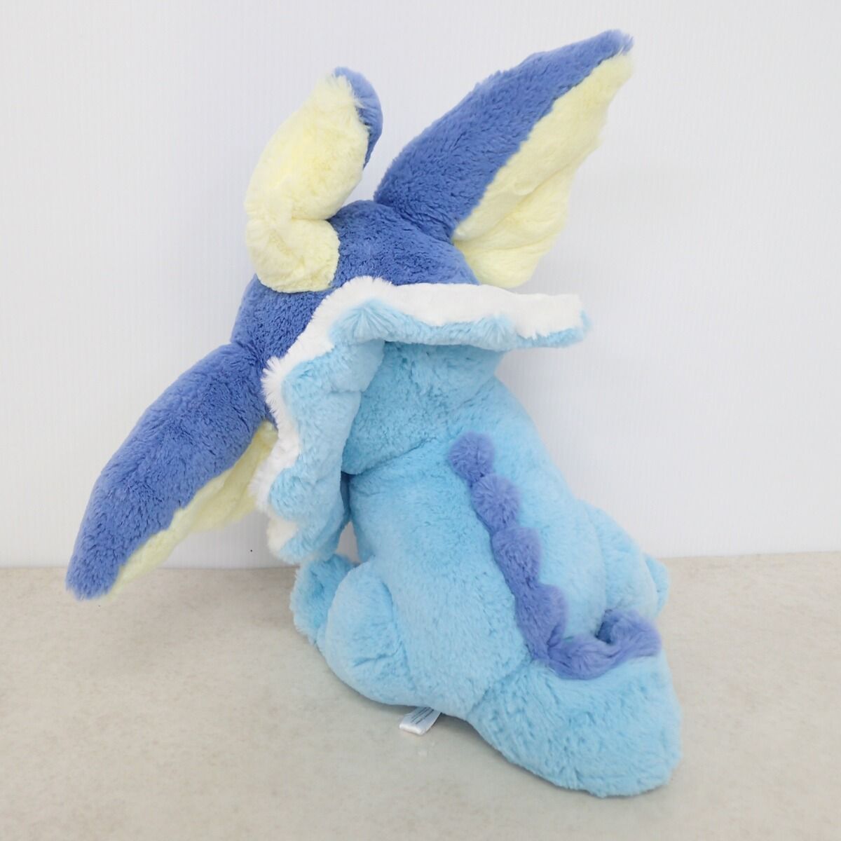 ポケモンセンター ふわふわ抱きぬいぐるみ シャワーズ 紙タグ無