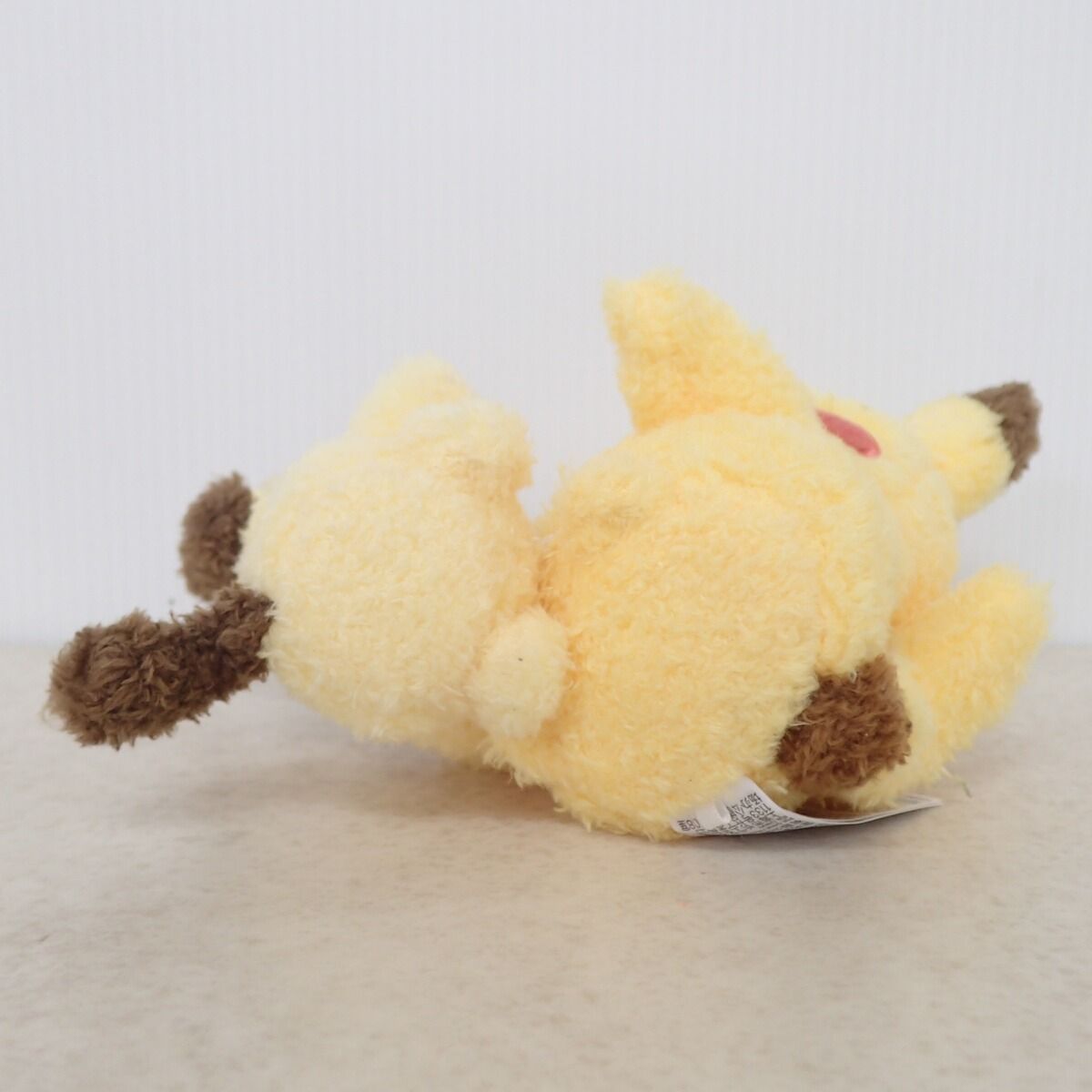 ポケモンセンター ぶるぶる・・・むぎゅ! ぬいぐるみ なきべそピチュー