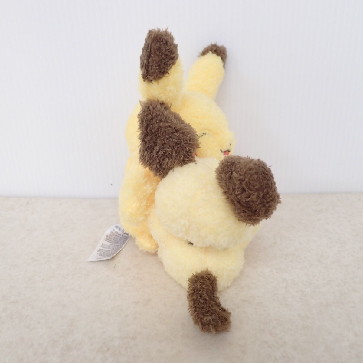 ポケモンセンター ぶるぶる・・・むぎゅ! ぬいぐるみ なきべそピチュー