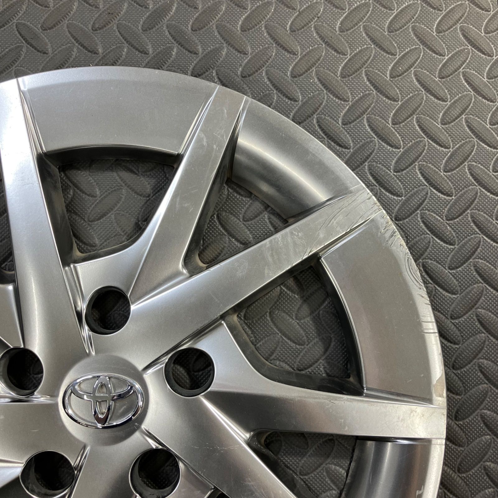 トヨタ プリウスα 40系 ハイグロス ホイールキャップ 1枚 純正 中古 