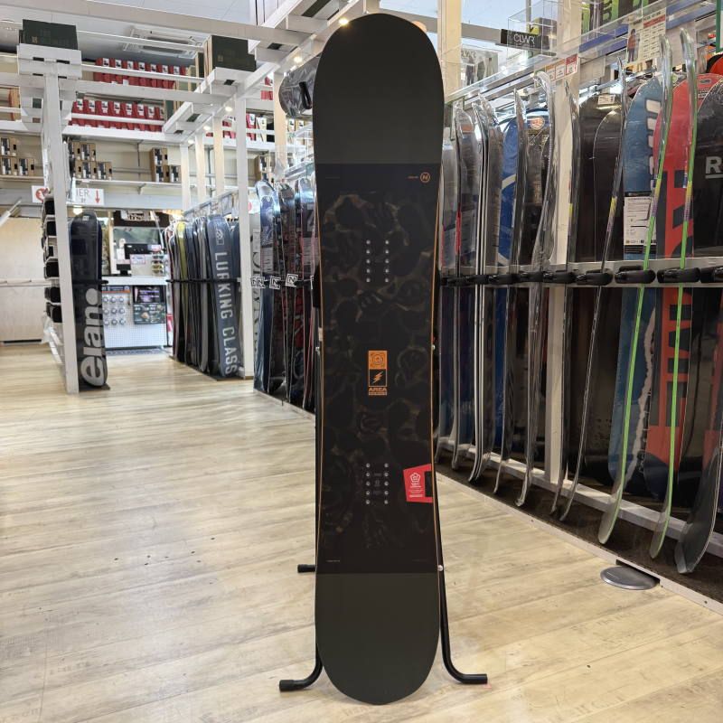 即納】メンズ スノーボード 板 型落ち 旧モデル 152cm NIDECKER AREA