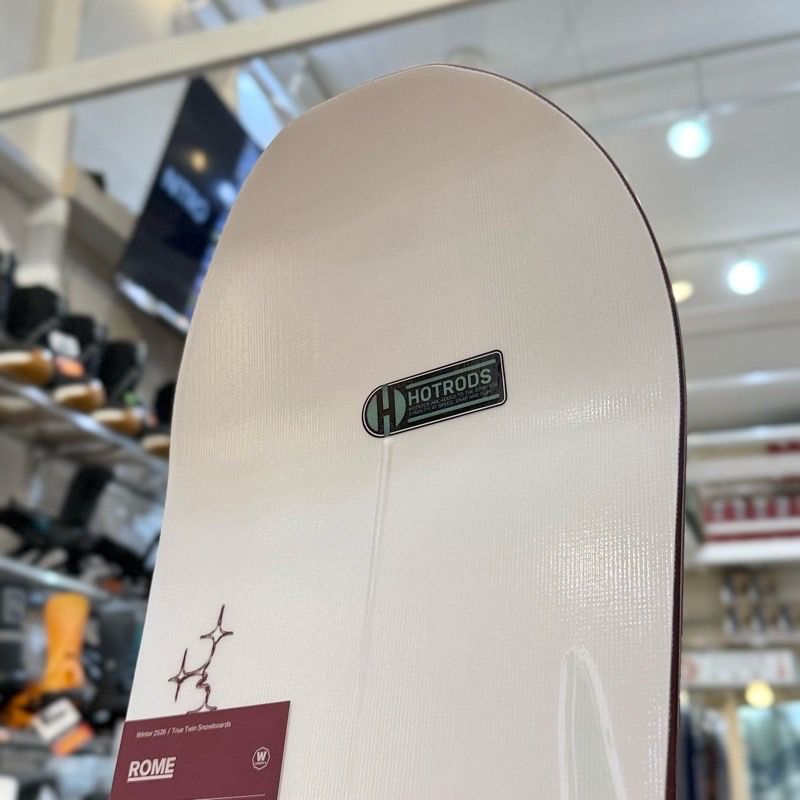 即納】レディース スノーボード 板 型落ち 旧モデル 139cm ROME HYPE