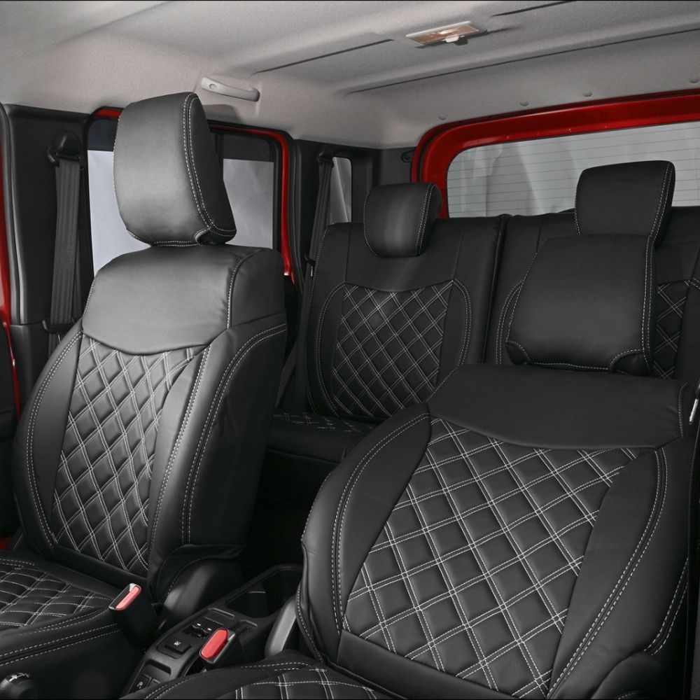 新車にお薦めシートカバー (ブラック×ホワイトステッチ) キルトデザインシートカバー ジムニーノマド JB74W R7/4- JC74-WS-1903 PVC難燃レザー
