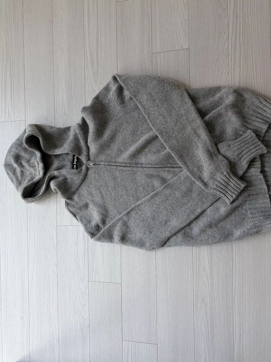 Palm Angels CURVED LOGO ZIPPED KNIT HOO