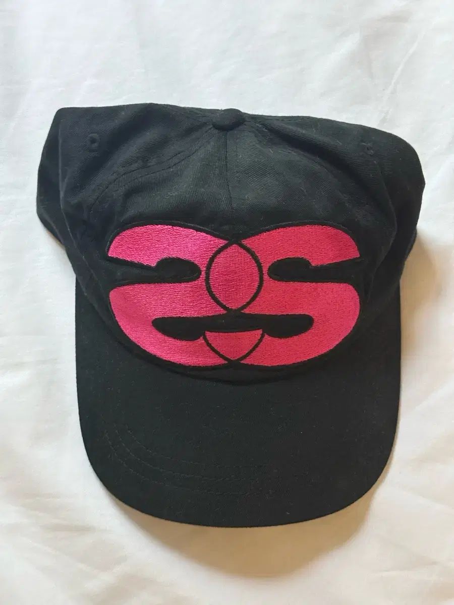 STUSSY ステューシー ベースボールキャップ ピンク 刺繍 ロゴ