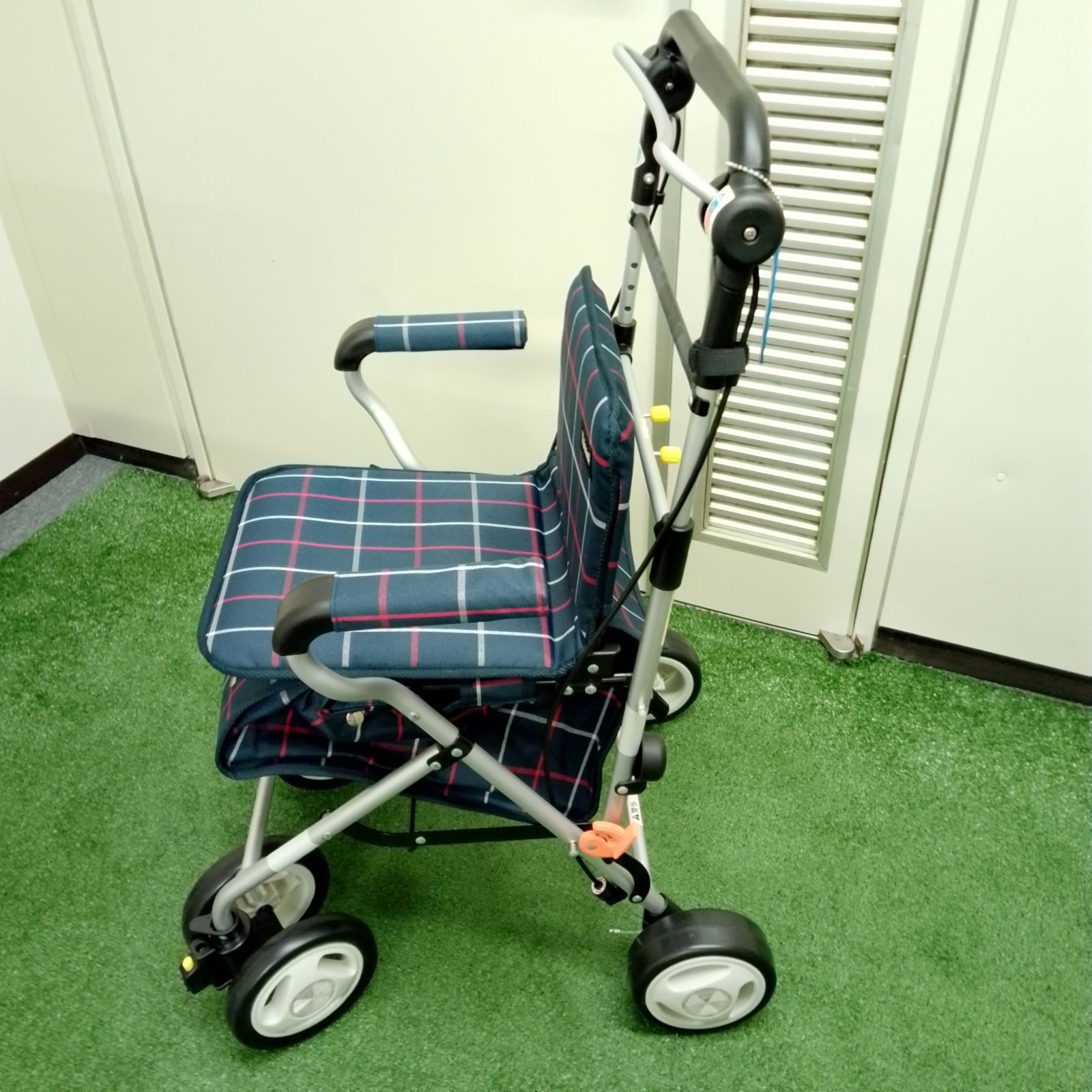 新品 未開封品 幸和製作所 シルバーカー テイコブ ST07 格子紺 幸和製作所