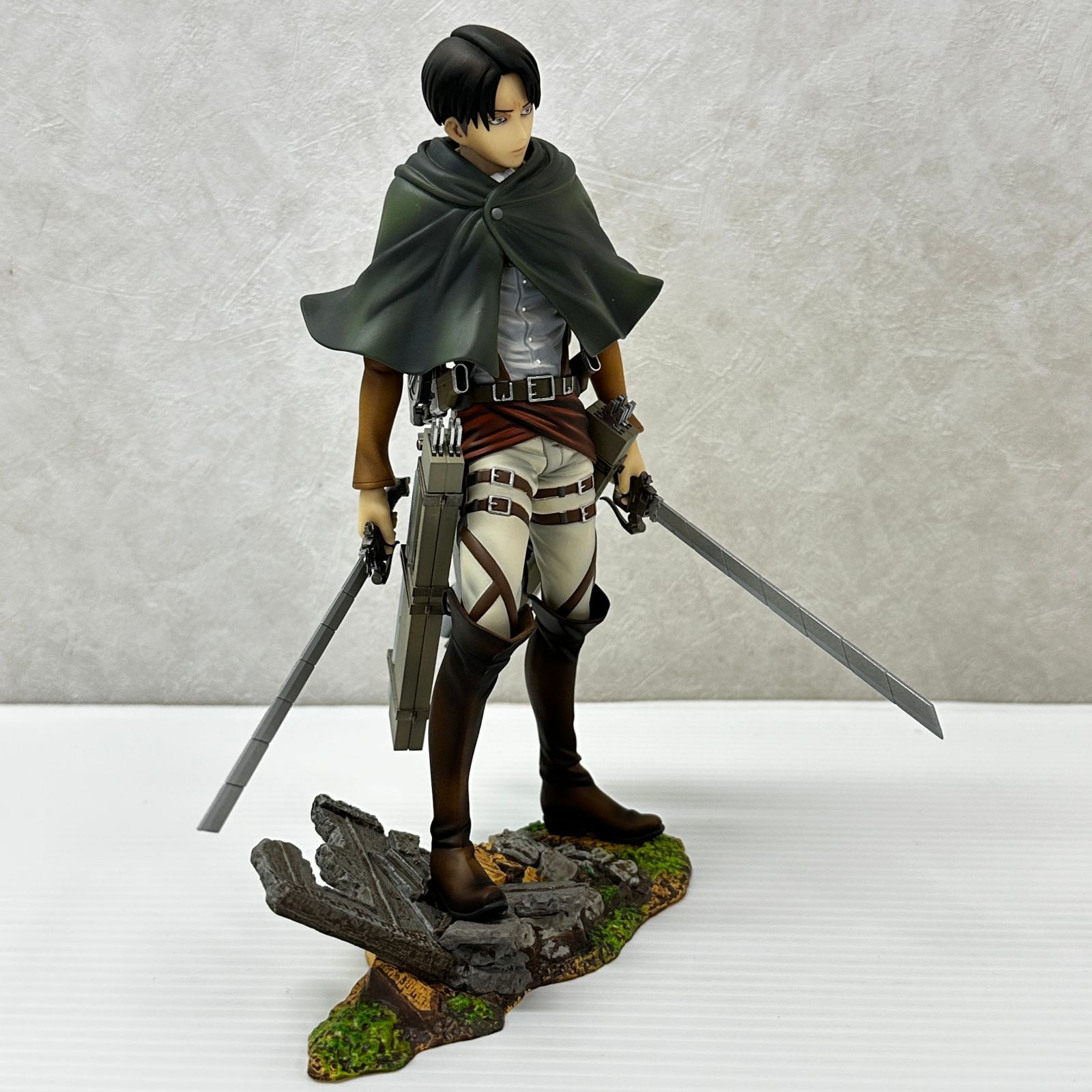 BRAVE-ACT 進撃の巨人リヴァイ 1/8 完成品フィギュア ジャンク品
