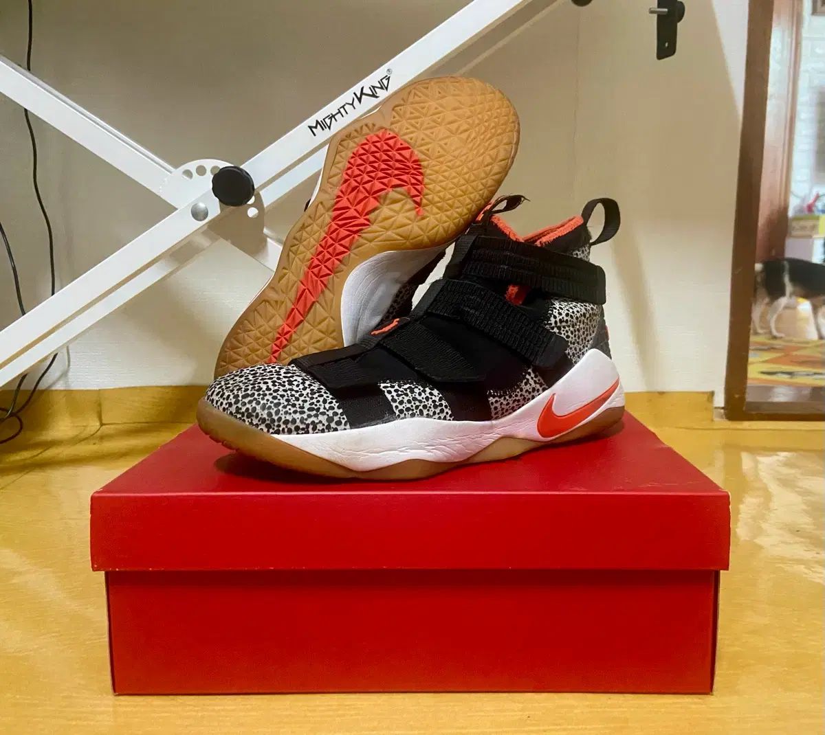 275 NIKE レブロン ソルジャー11 バスケシューズ