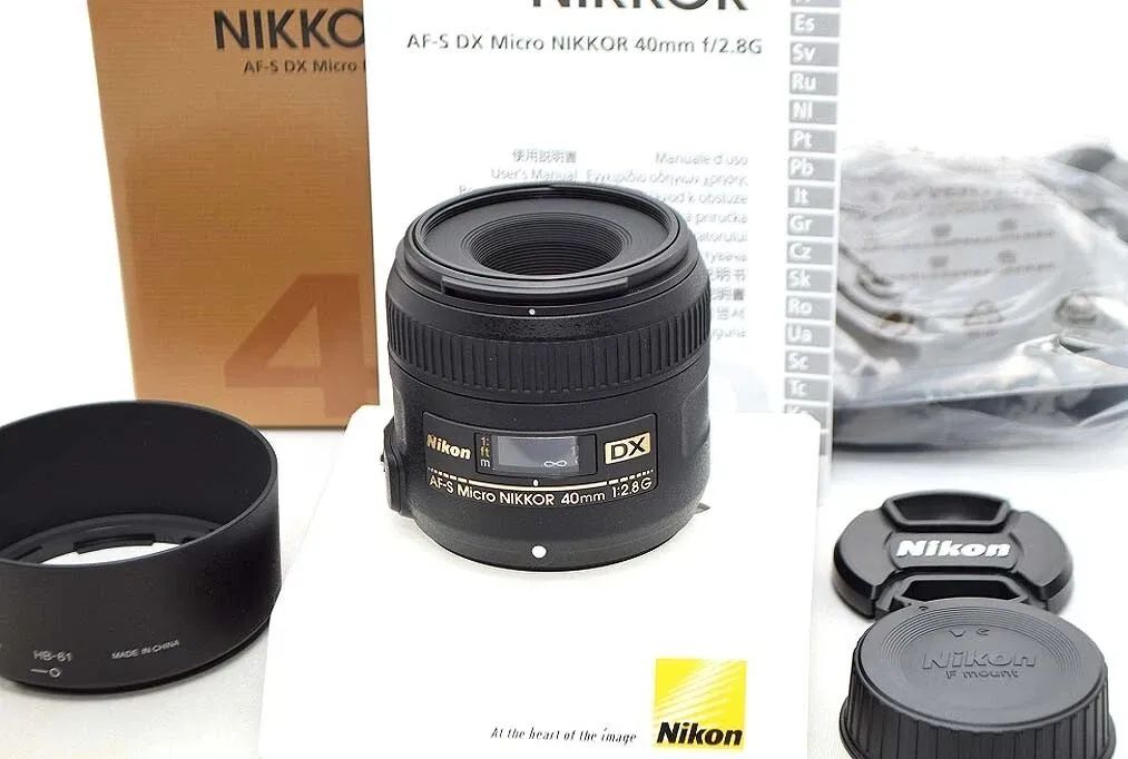 美品 ニコン AF-S DX Micro NIKKOR 40mm F2.8G 元箱・レンズフード・付属品付き