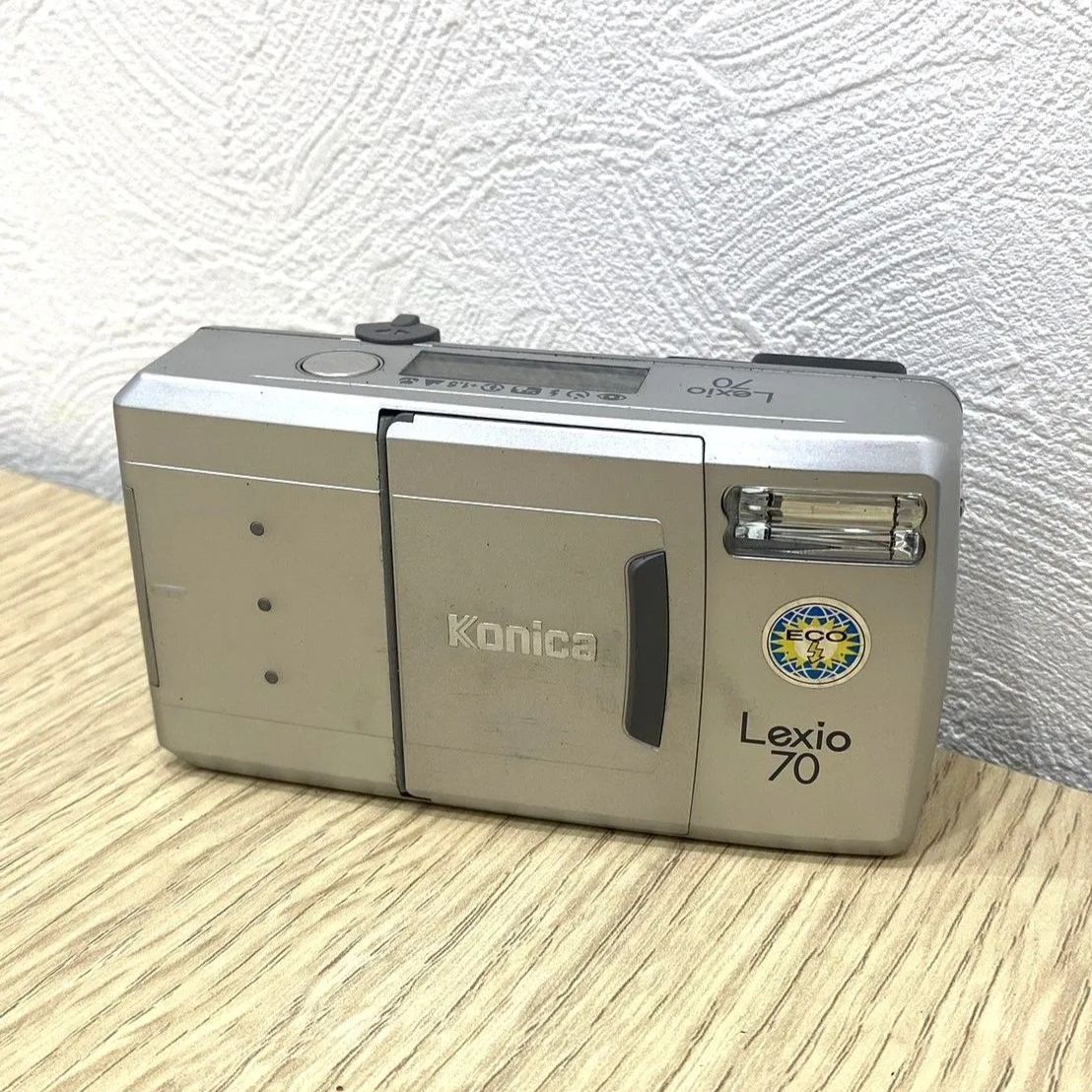【動作良好】Konica フィルムカメラ Lexio 70 ブラック Konica Lexio70 BLACK Edition レビュー！』｜フィルムカメラの魅力